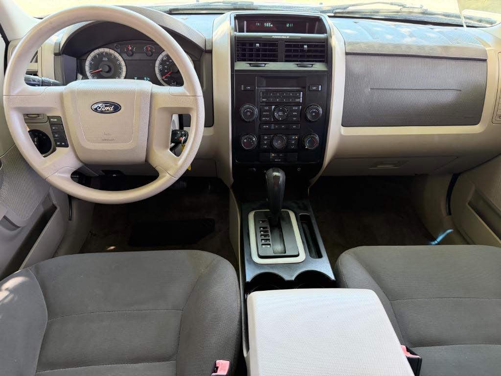 Ford Escape  2008