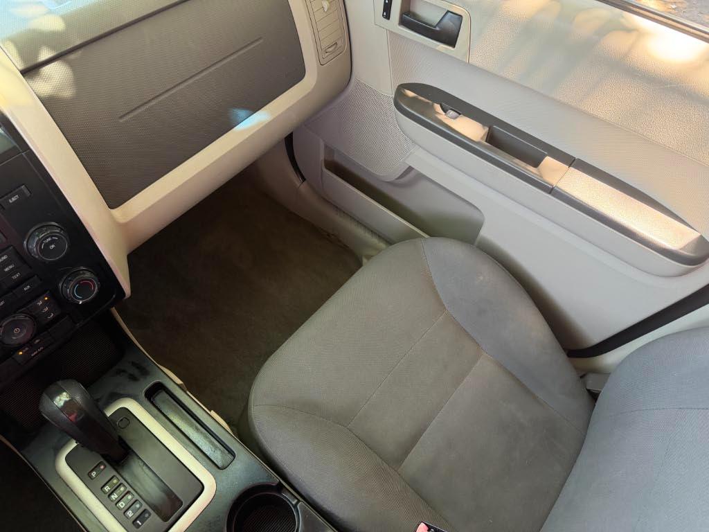 Ford Escape  2008