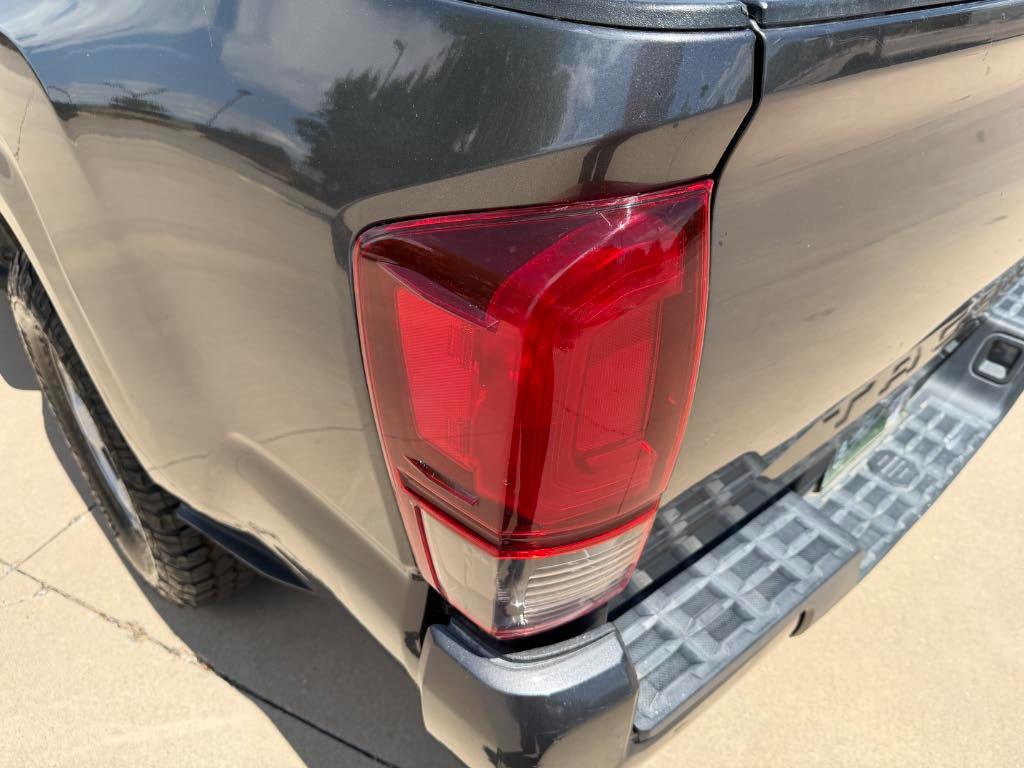 Toyota Tacoma SR 2022