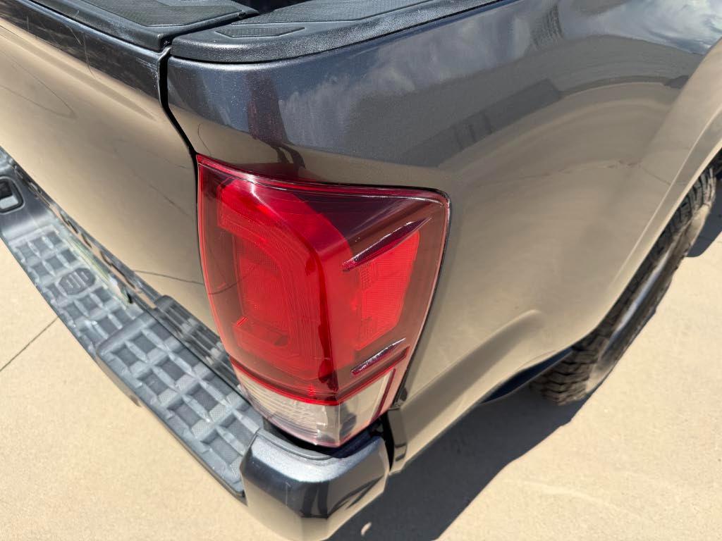 Toyota Tacoma SR 2022