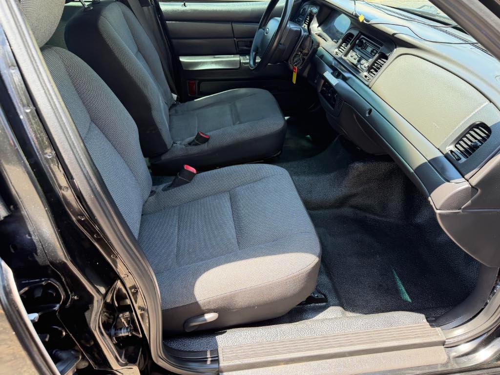 Ford Crown Victoria Police Interceptor 2011