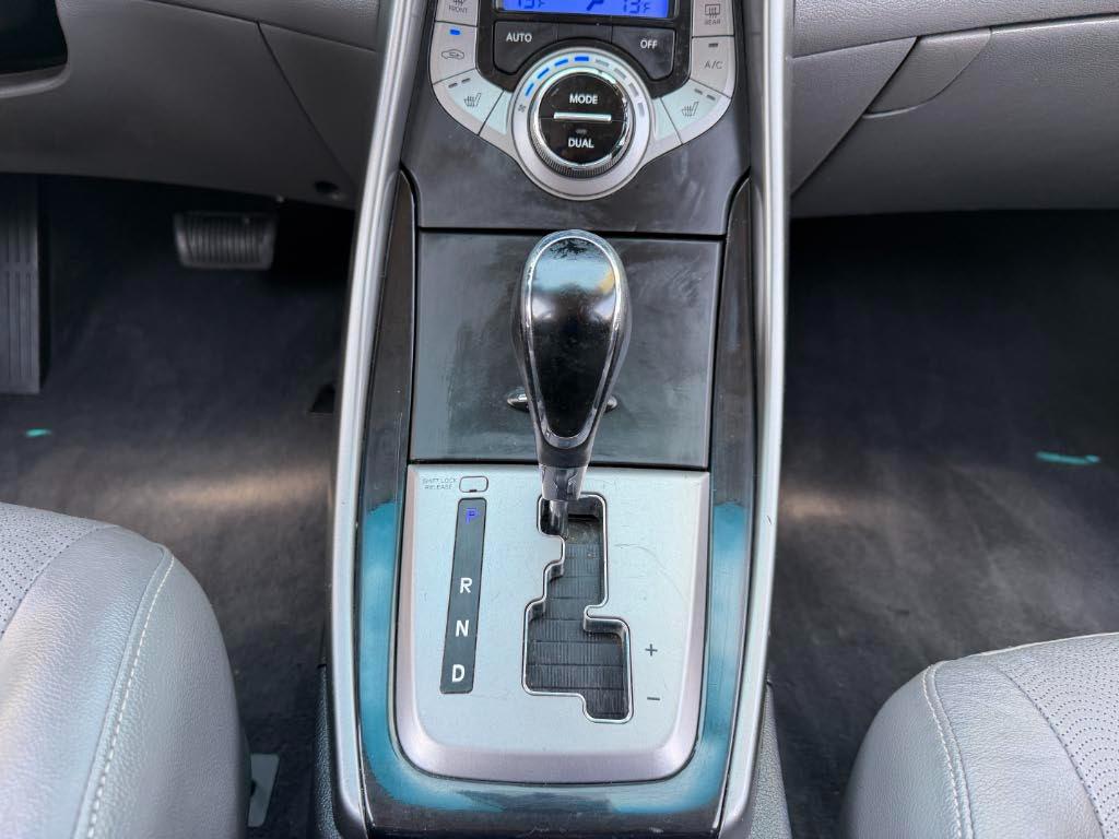 Hyundai Elantra Limited 2013