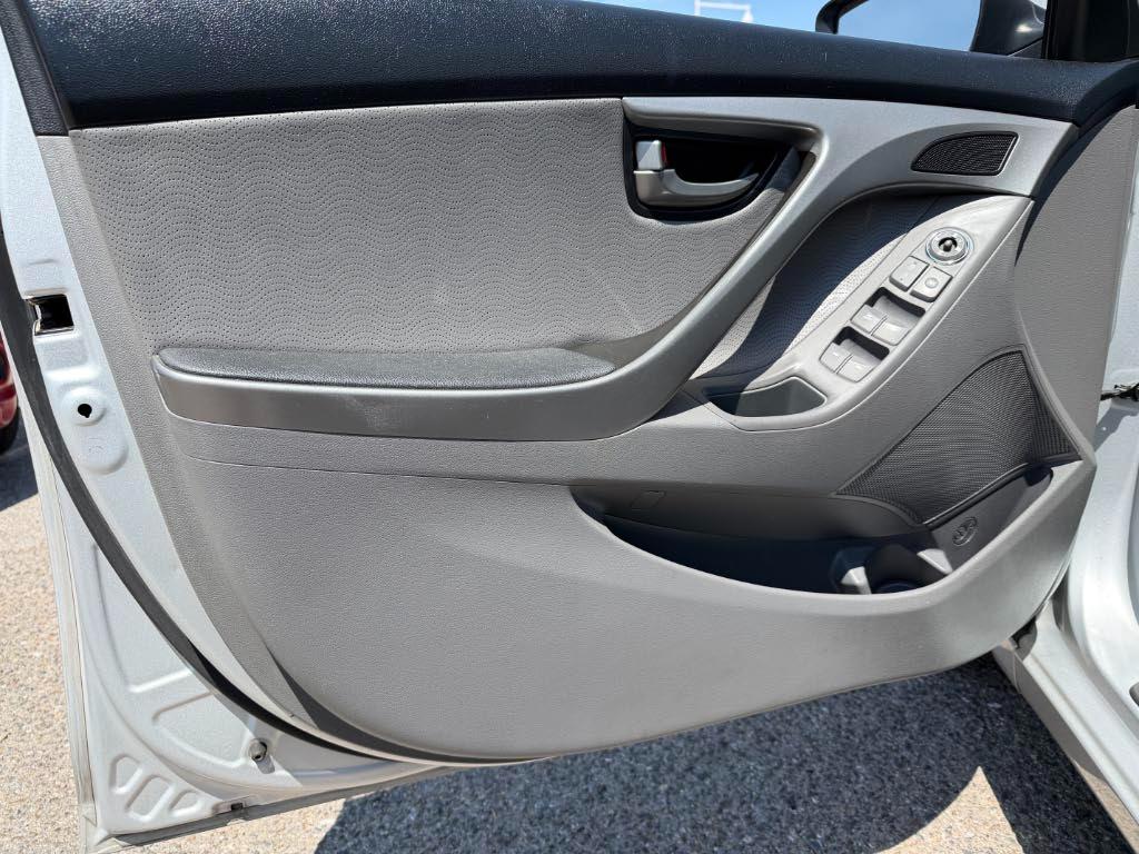 Hyundai Elantra Limited 2013