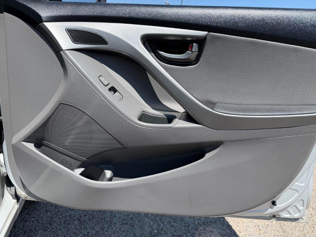 Hyundai Elantra Limited 2013