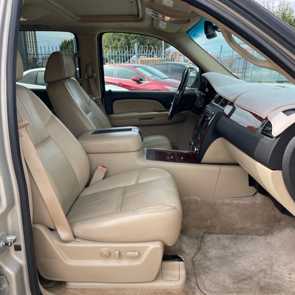 Chevrolet Suburban LTZ 4WD 2007