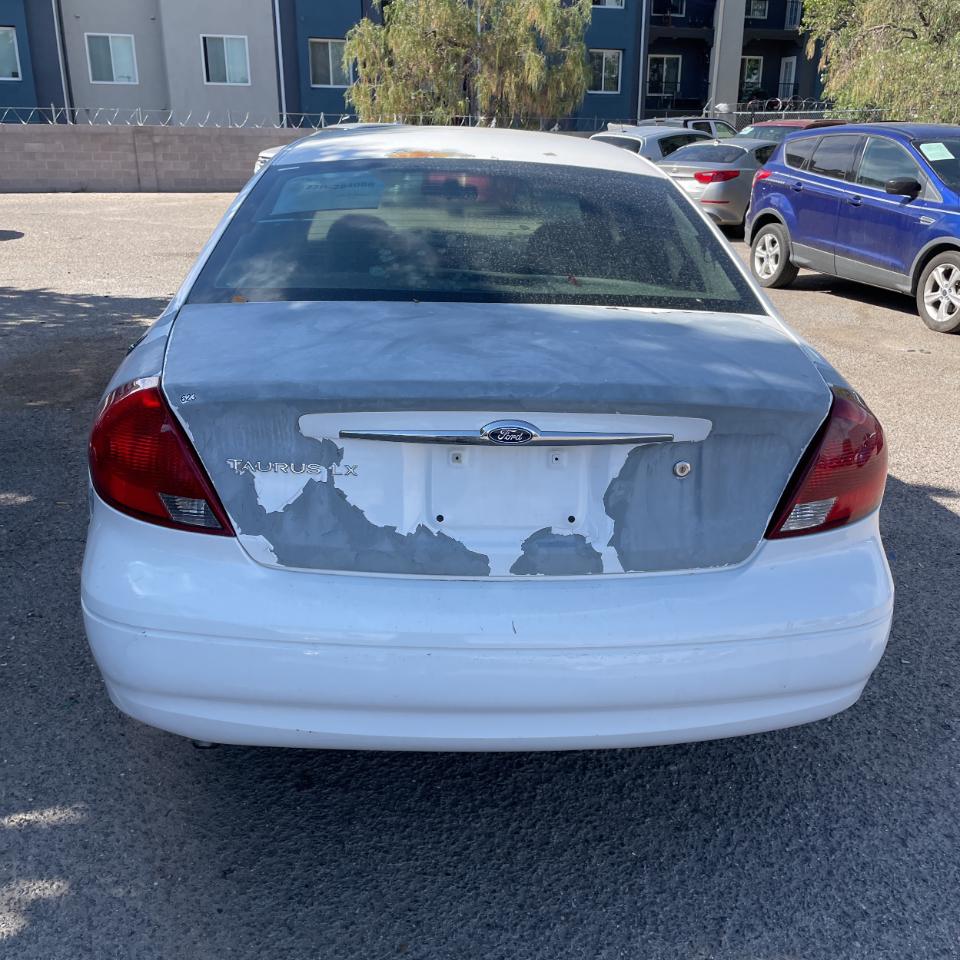Ford Taurus LX Standard 2002