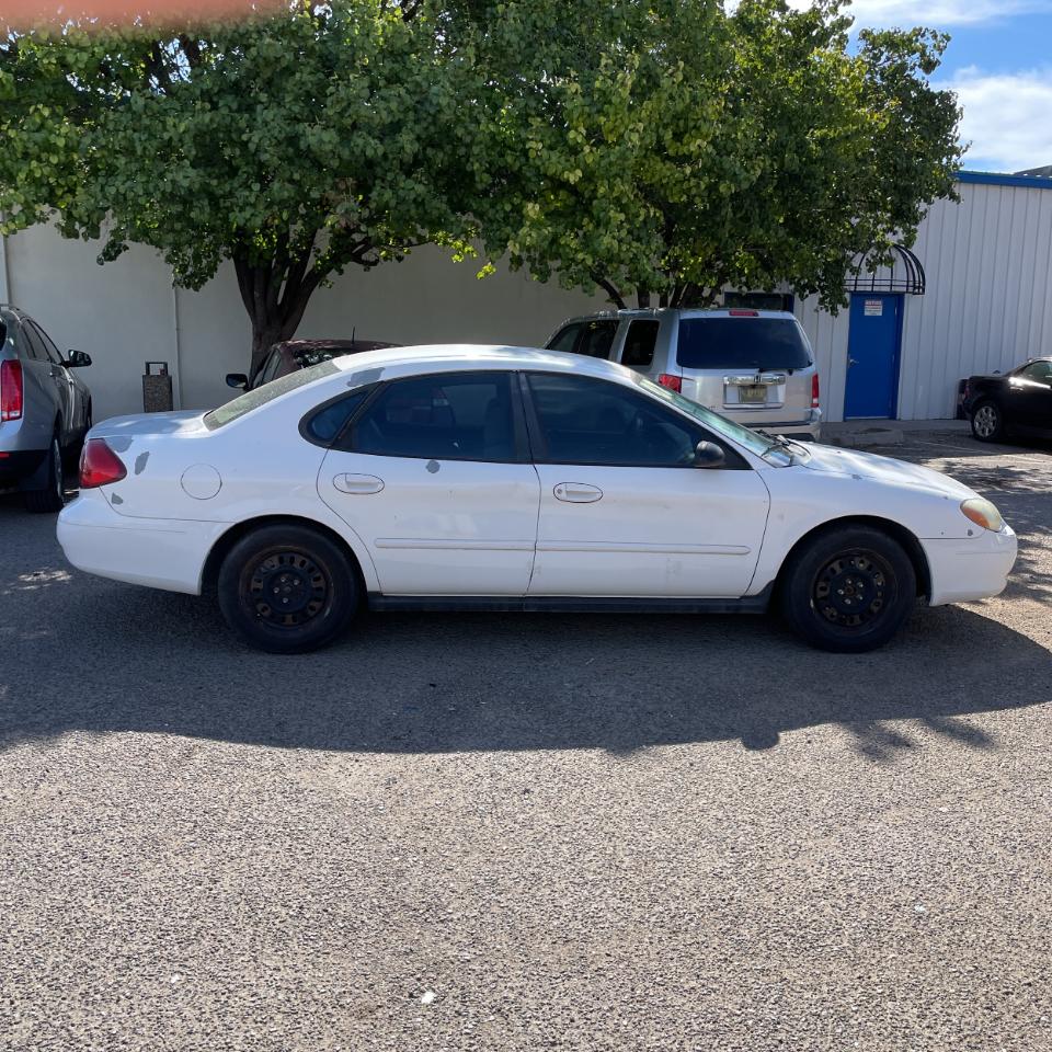 Ford Taurus LX Standard 2002