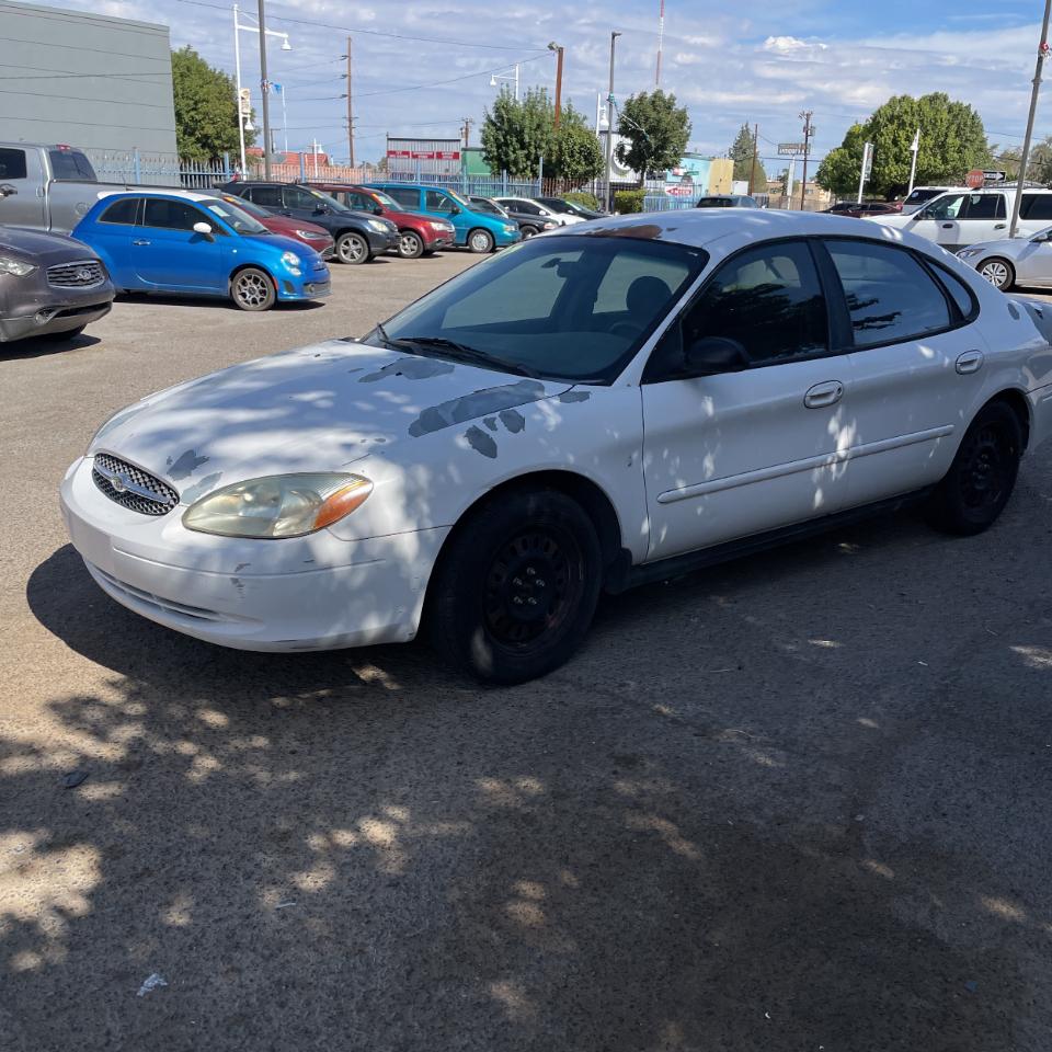 Ford Taurus LX Standard 2002