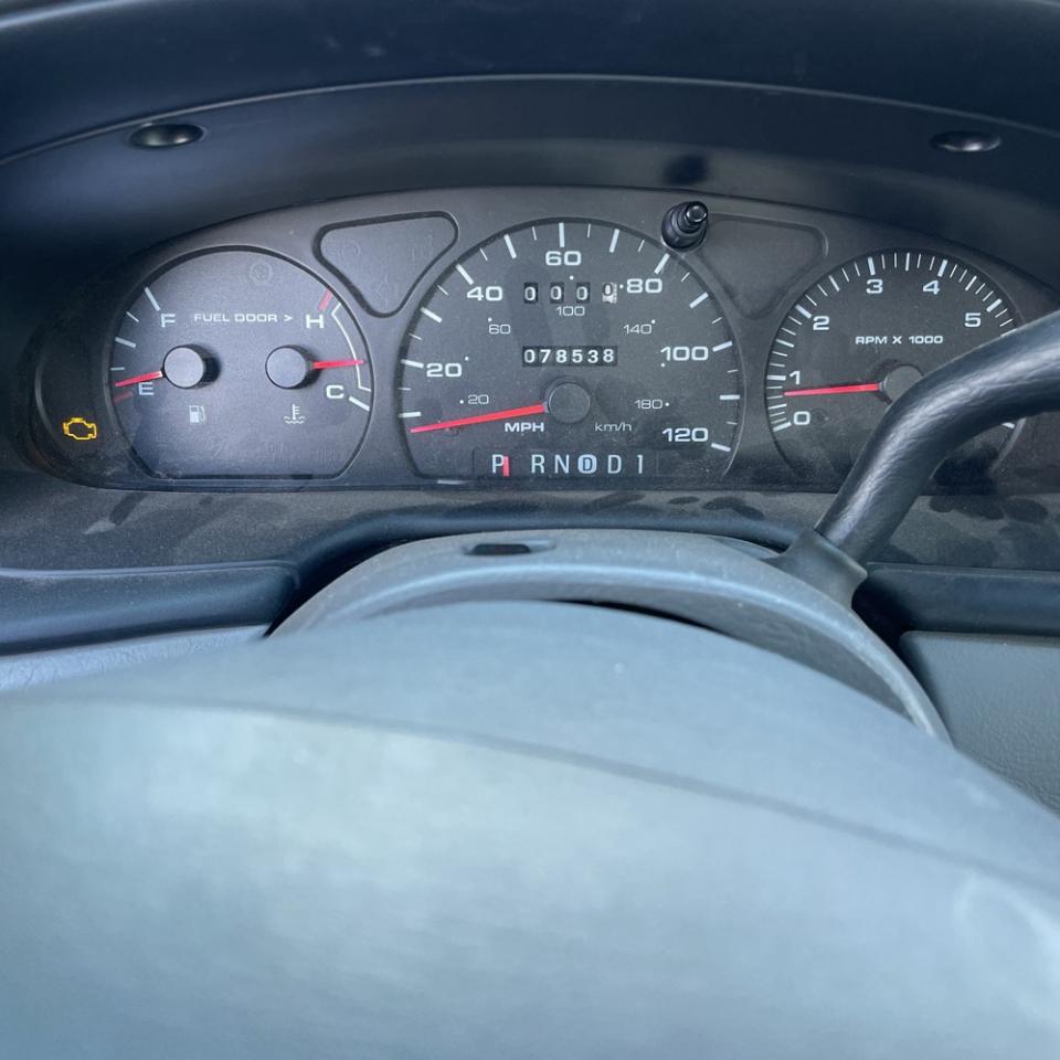 Ford Taurus LX Standard 2002