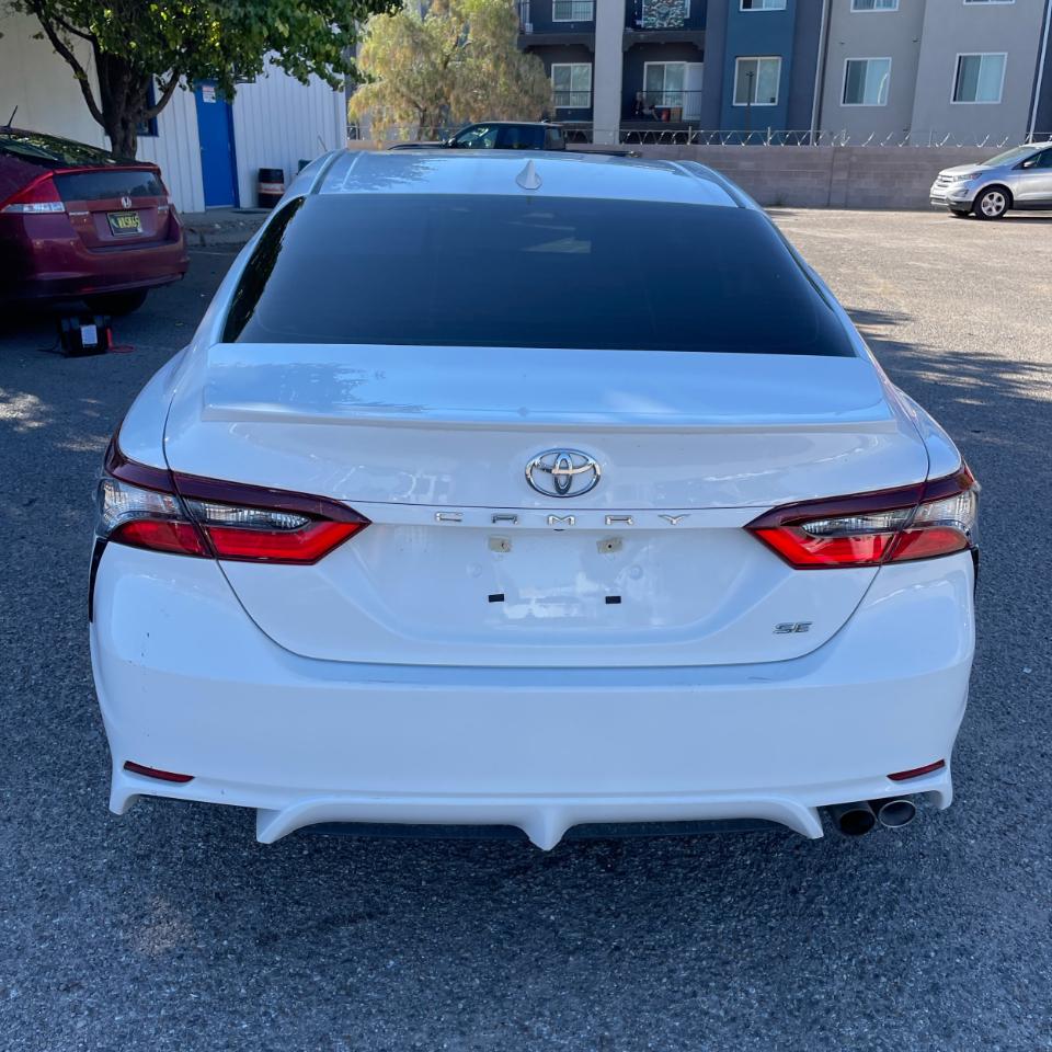 Toyota Camry SE 2023