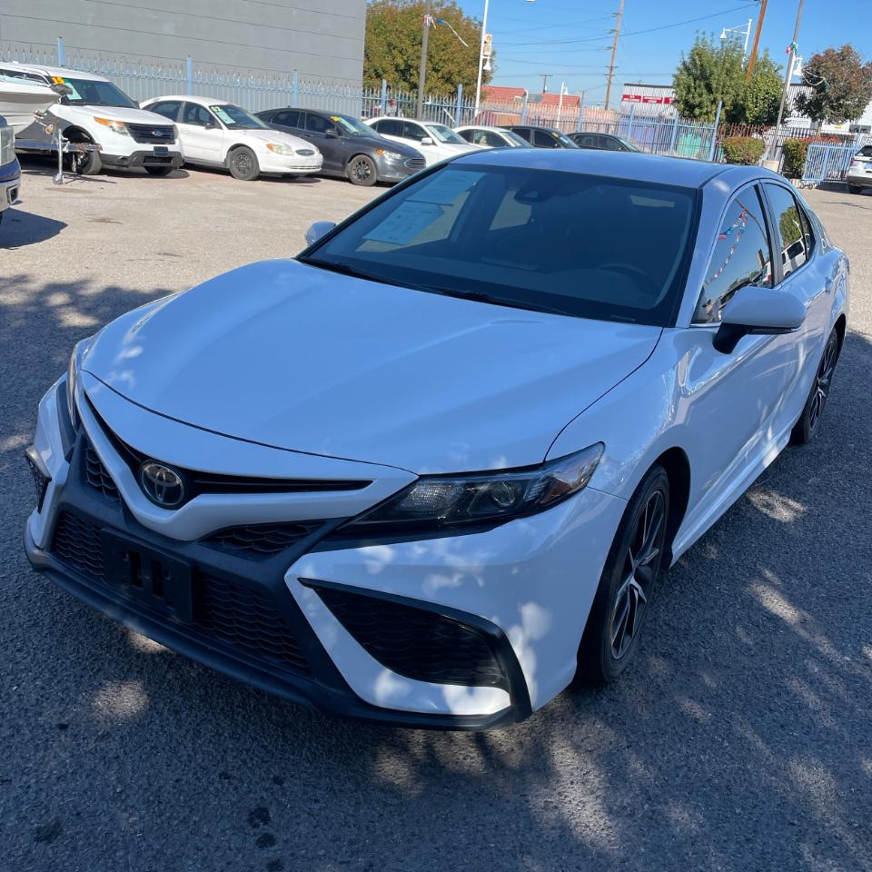 Toyota Camry SE 2023