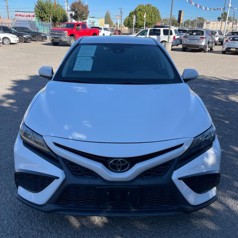 Toyota Camry SE 2023