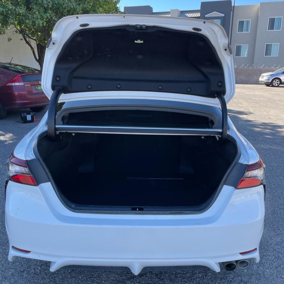 Toyota Camry SE 2023