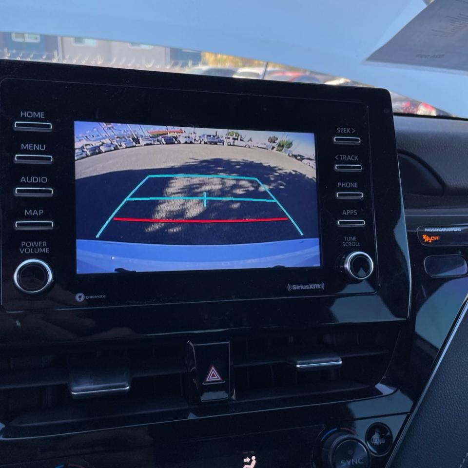 Toyota Camry SE 2023