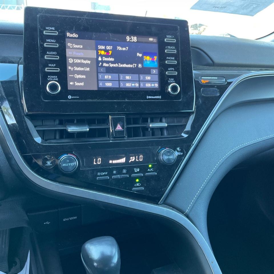 Toyota Camry SE 2023