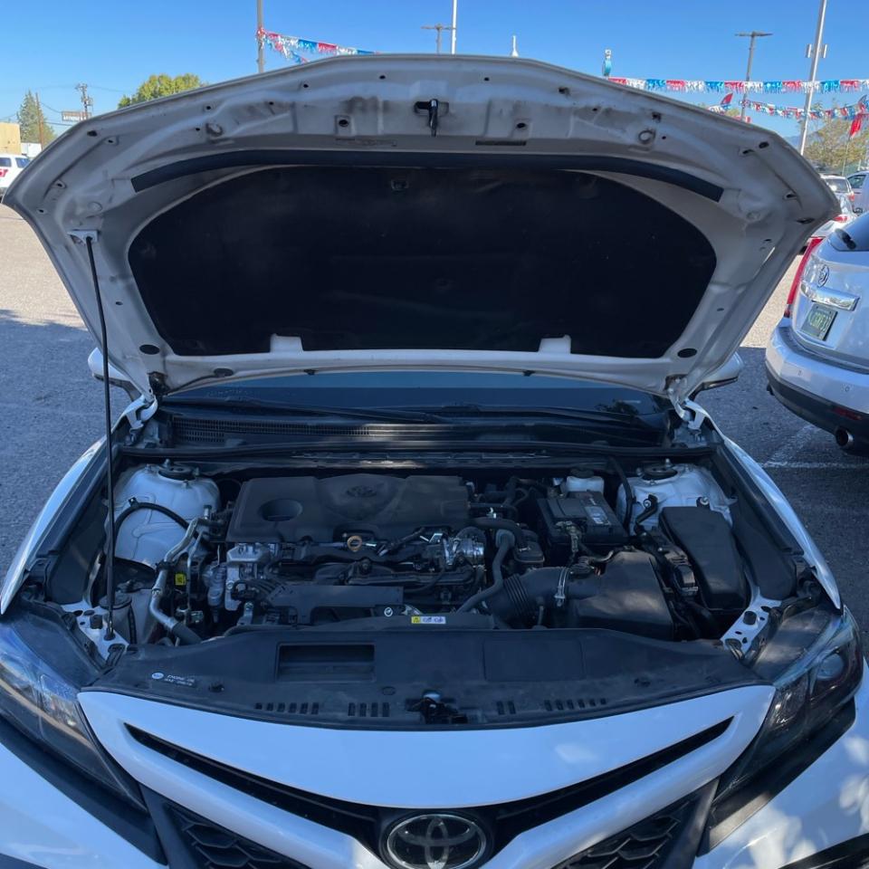 Toyota Camry SE 2023