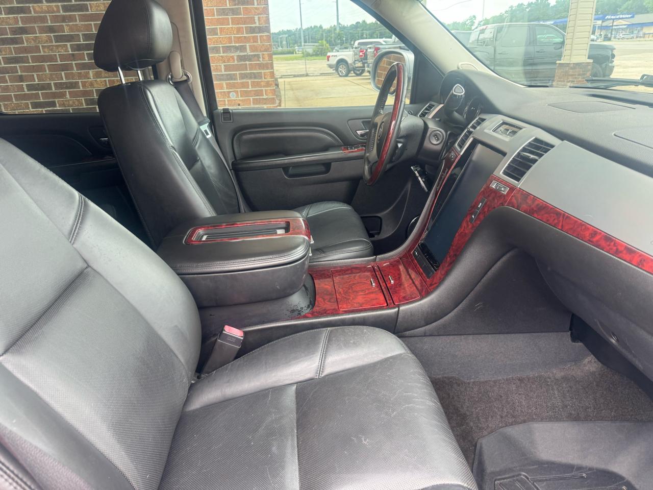Cadillac Escalade 2WD 2013