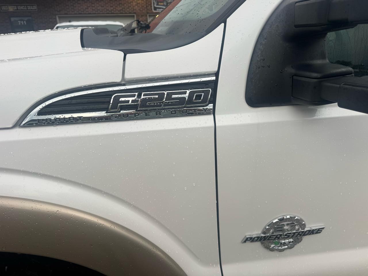 Ford F-250 HD Crew Cab 4dr 152.2" WB 4WD 2013