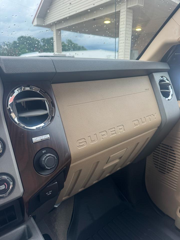 Ford F-250 HD Crew Cab 4dr 152.2" WB 4WD 2013