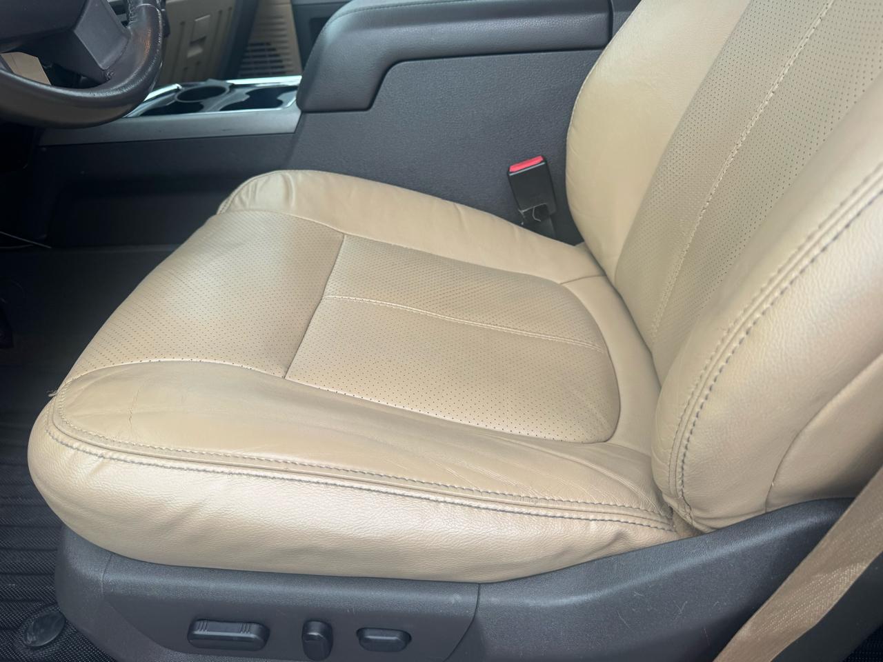 Ford F-250 HD Crew Cab 4dr 152.2" WB 4WD 2013