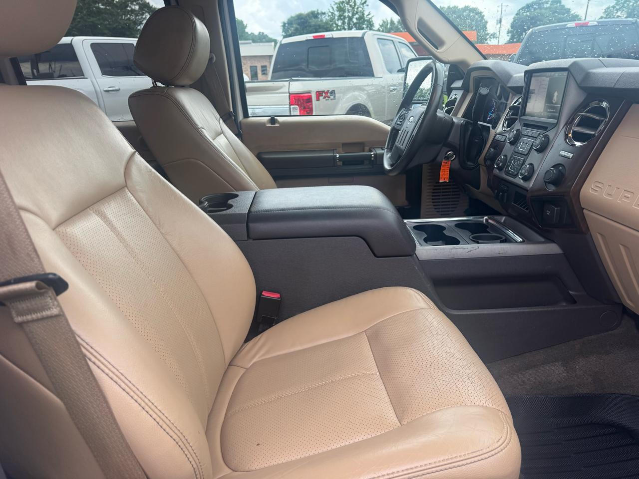 Ford F-250 HD Crew Cab 4dr 152.2" WB 4WD 2013