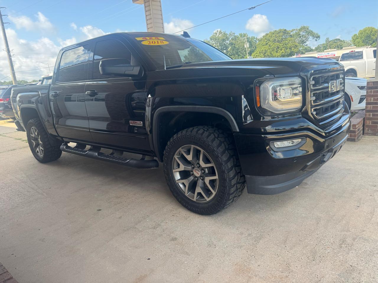 GMC Sierra 1500 4WD Crew Cab 153.0" SLT 2018