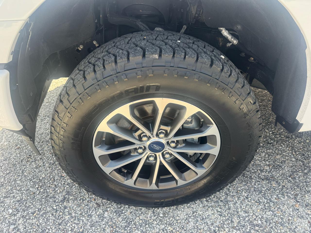 Ford F-150 4WD SuperCrew 145" STX 2019