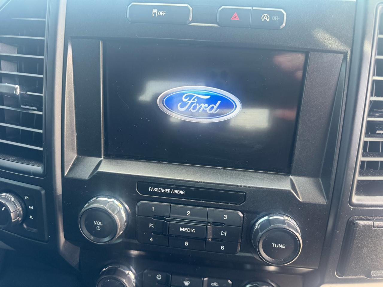 Ford F-150 4WD SuperCrew 145" STX 2019