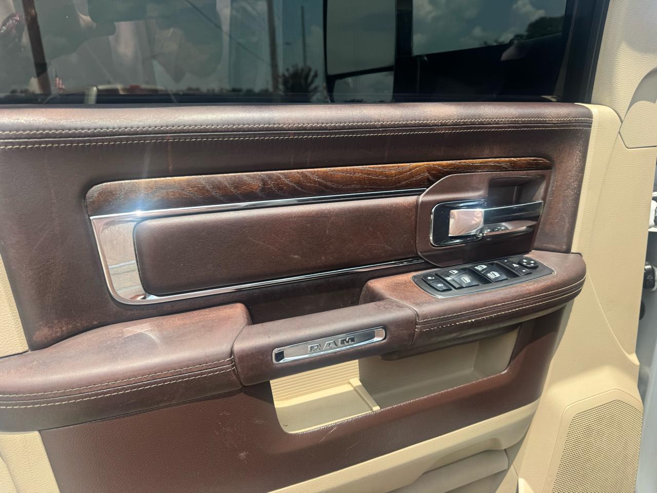 RAM 2500 Longhorn Mega Cab SWB 4WD 2015