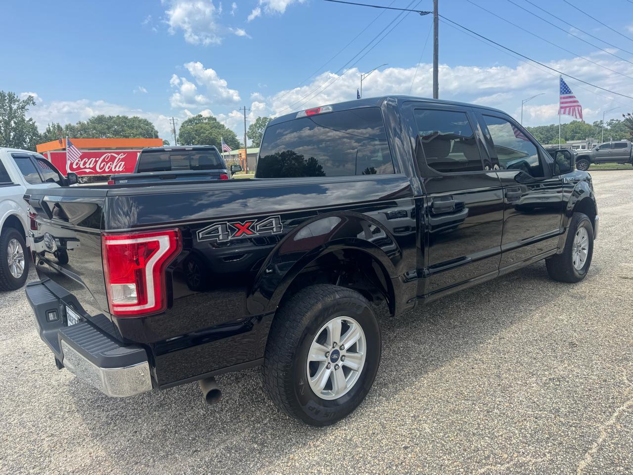 Ford F-150 4WD SuperCrew 139" XLT 2017
