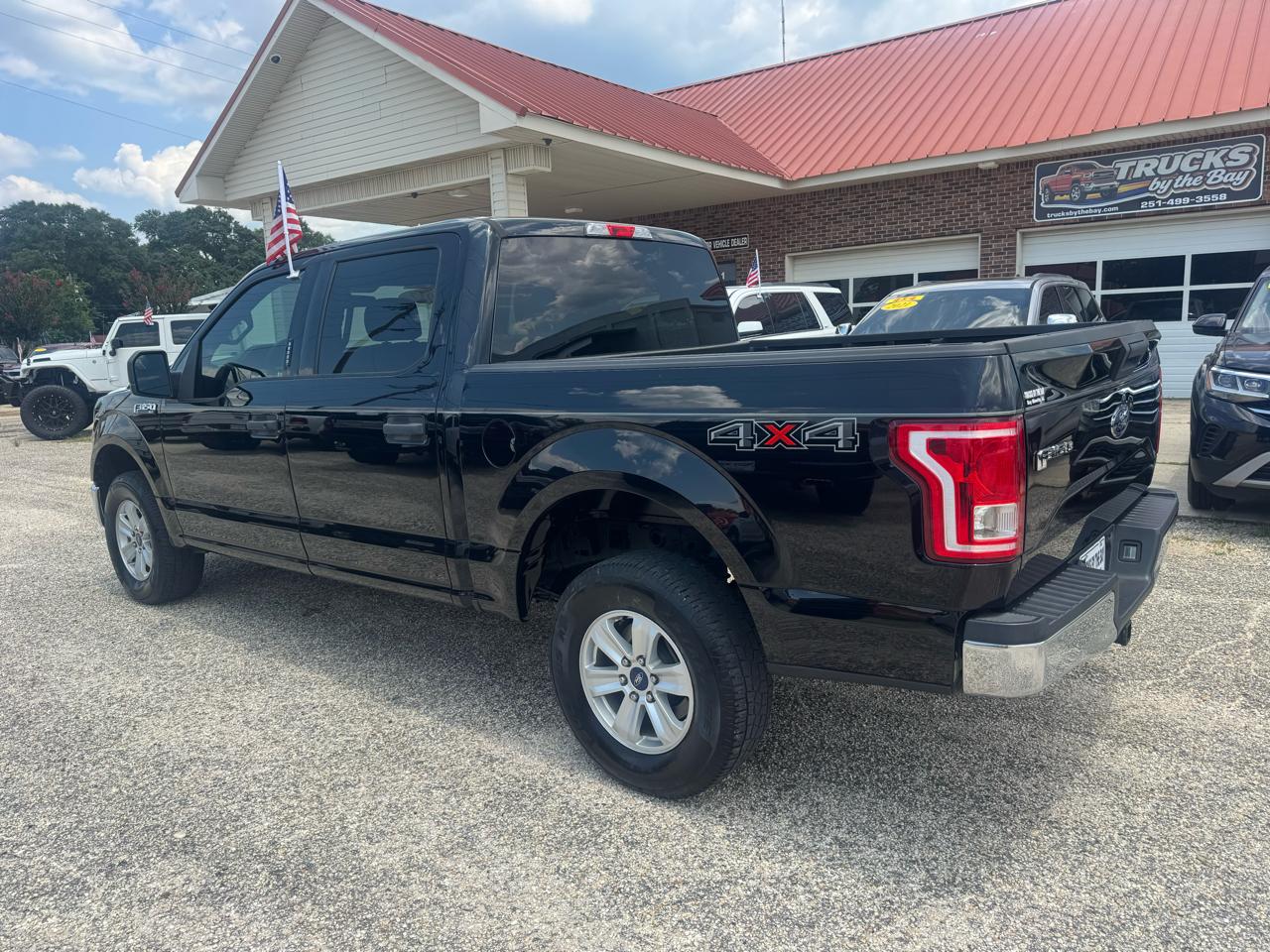 Ford F-150 4WD SuperCrew 139" XLT 2017