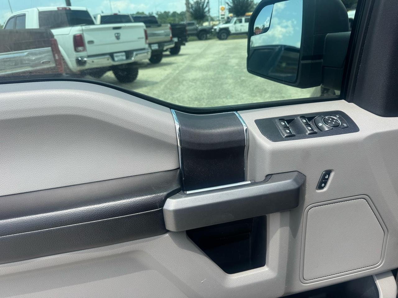 Ford F-150 4WD SuperCrew 139" XLT 2017