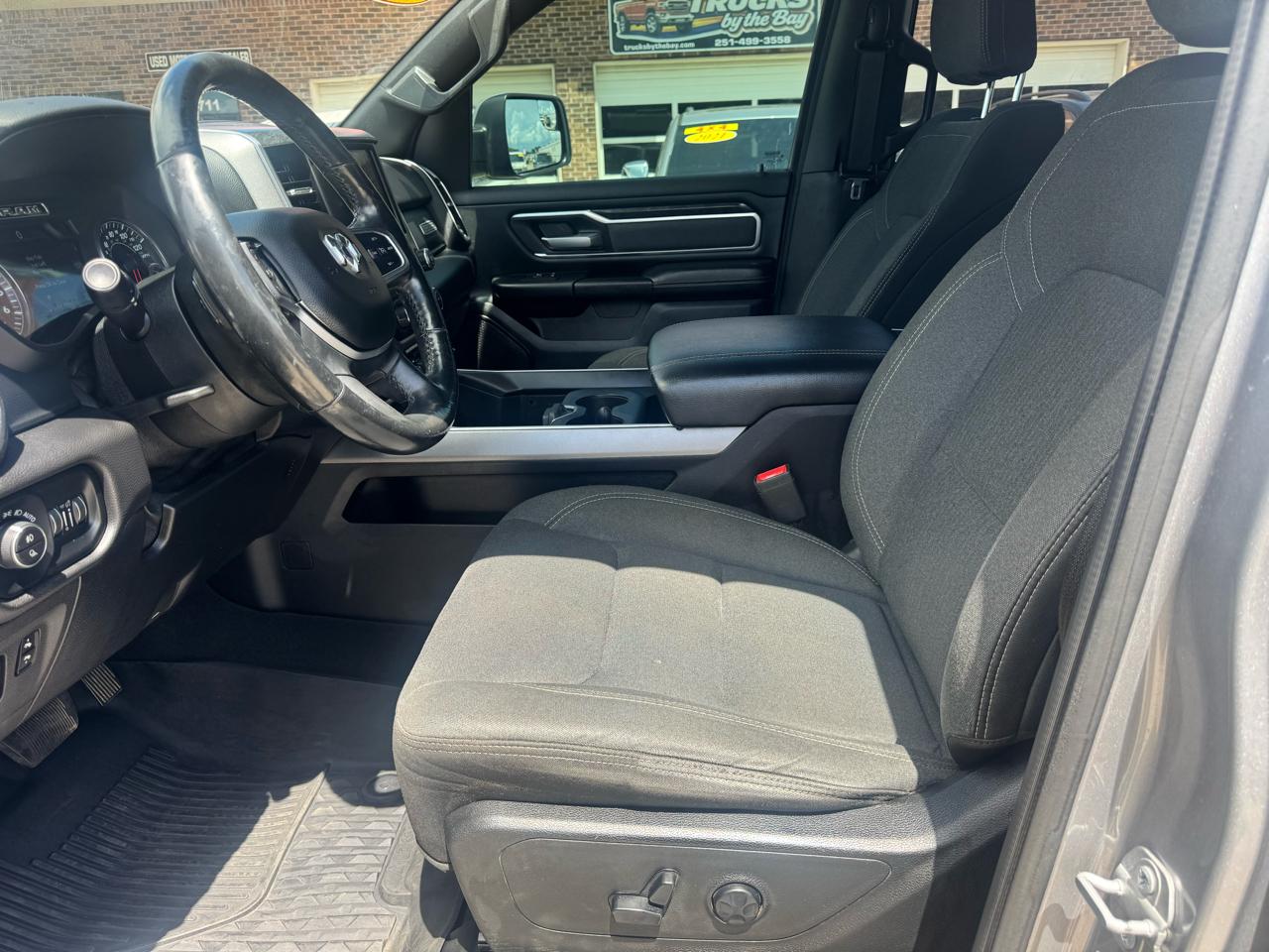 RAM 1500 Big Horn Crew Cab SWB 4WD 2019