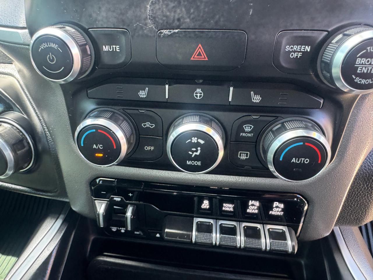 RAM 1500 Big Horn Crew Cab SWB 4WD 2019