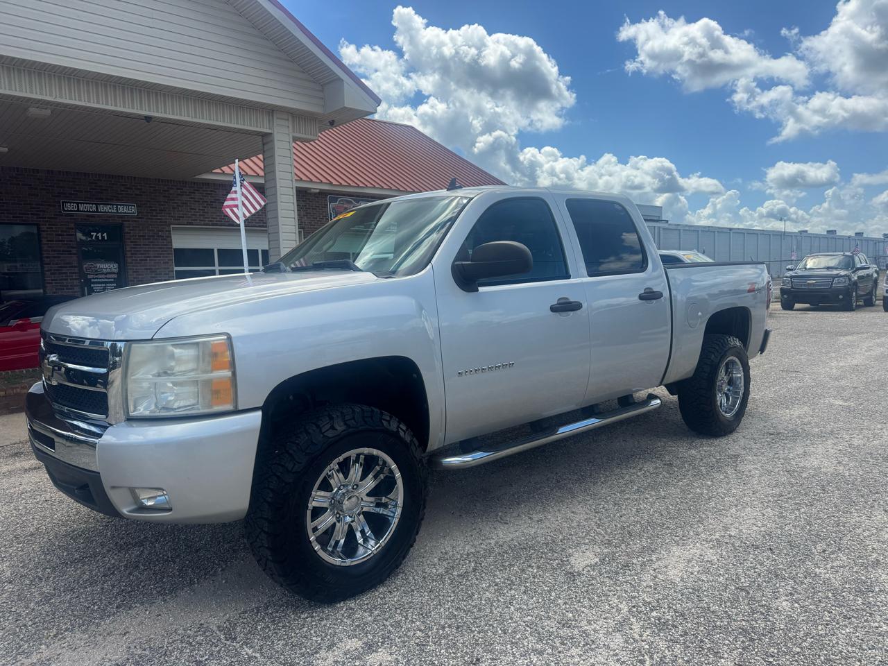 Chevrolet Silverado 1500 LT Crew Cab 4WD 2011