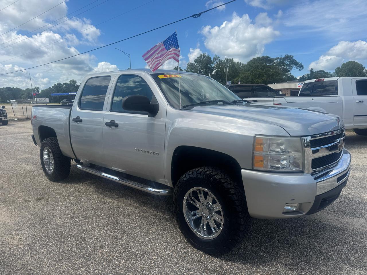Chevrolet Silverado 1500 LT Crew Cab 4WD 2011