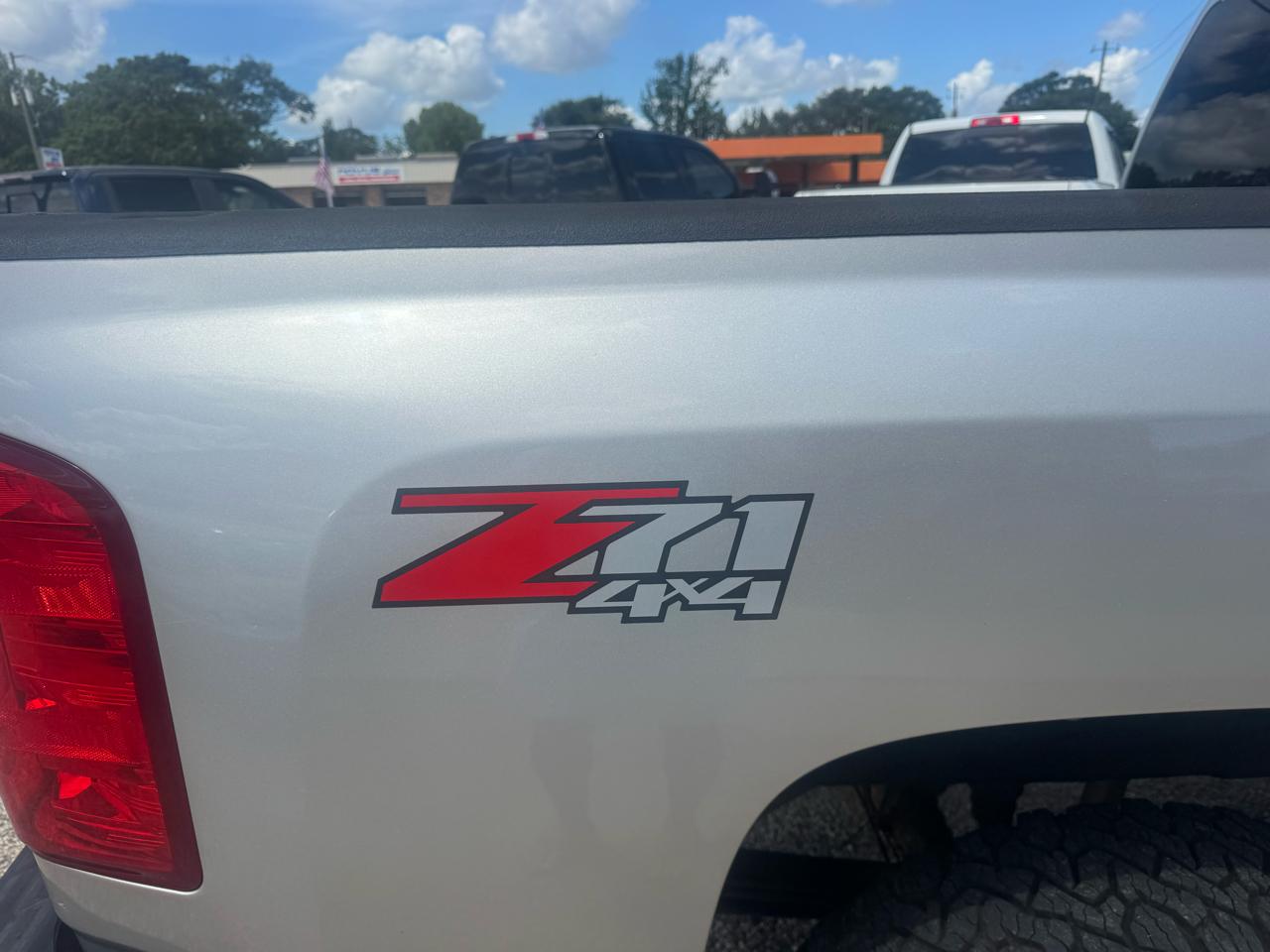 Chevrolet Silverado 1500 LT Crew Cab 4WD 2011