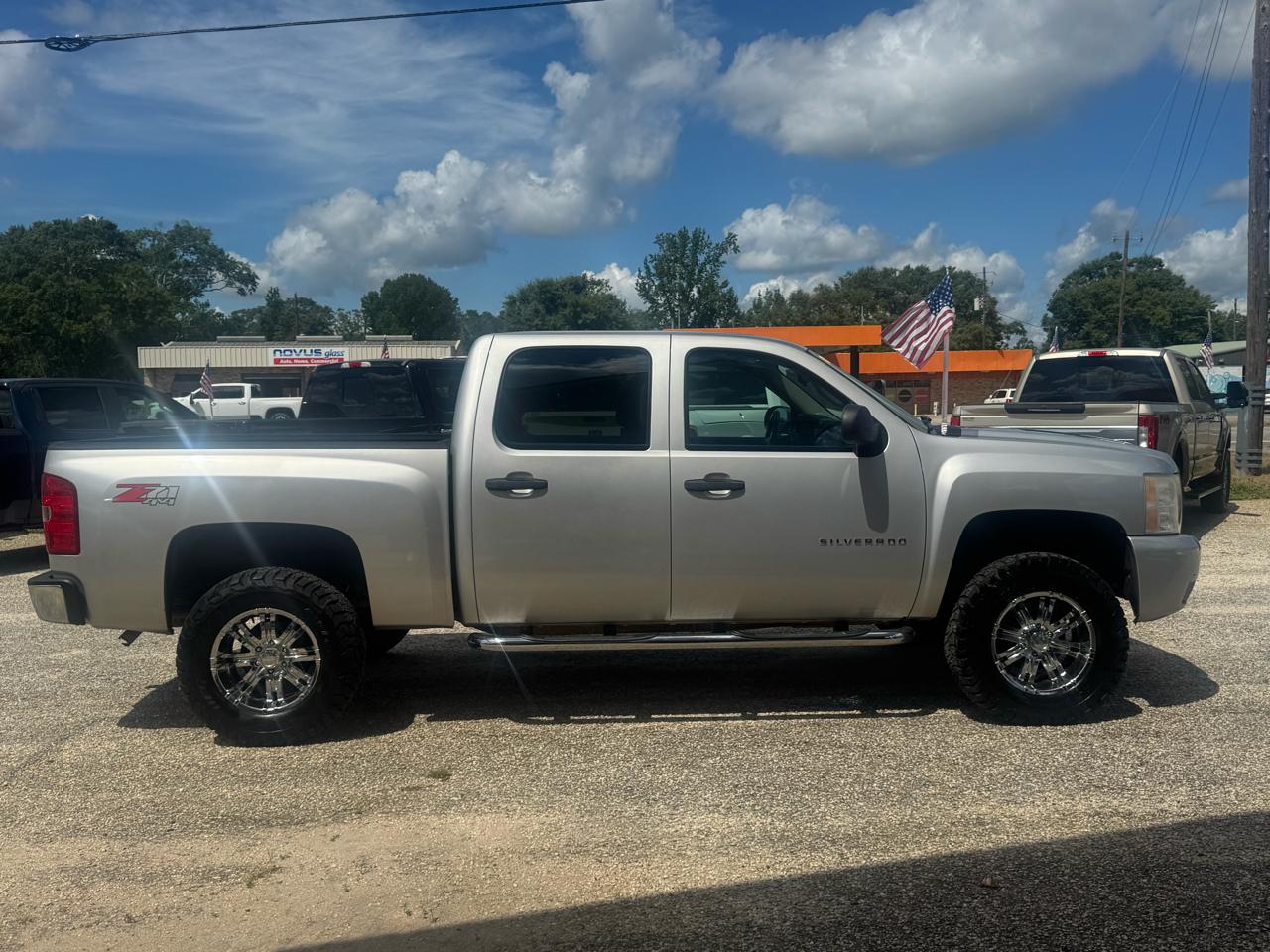 Chevrolet Silverado 1500 LT Crew Cab 4WD 2011