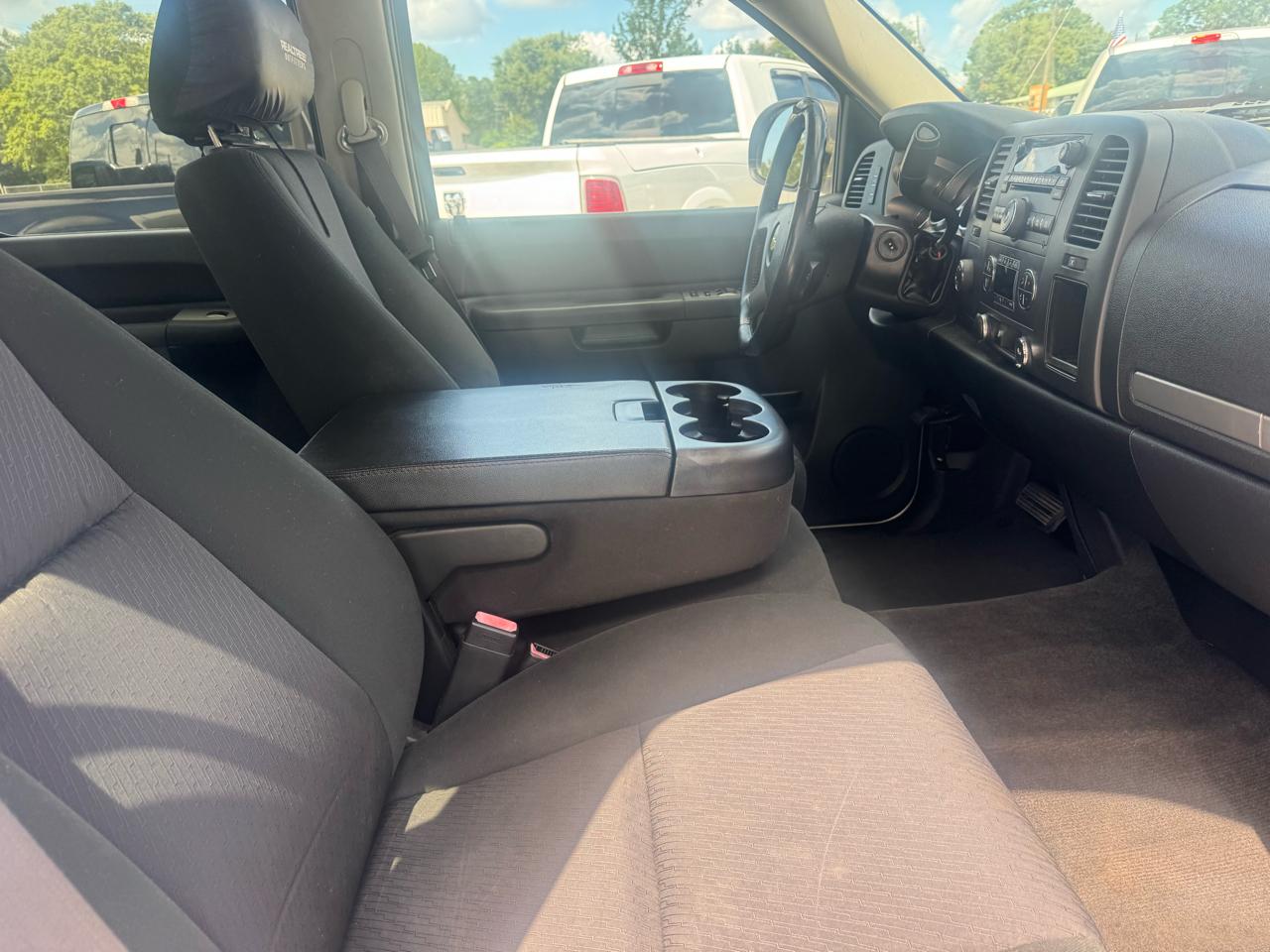 Chevrolet Silverado 1500 LT Crew Cab 4WD 2011