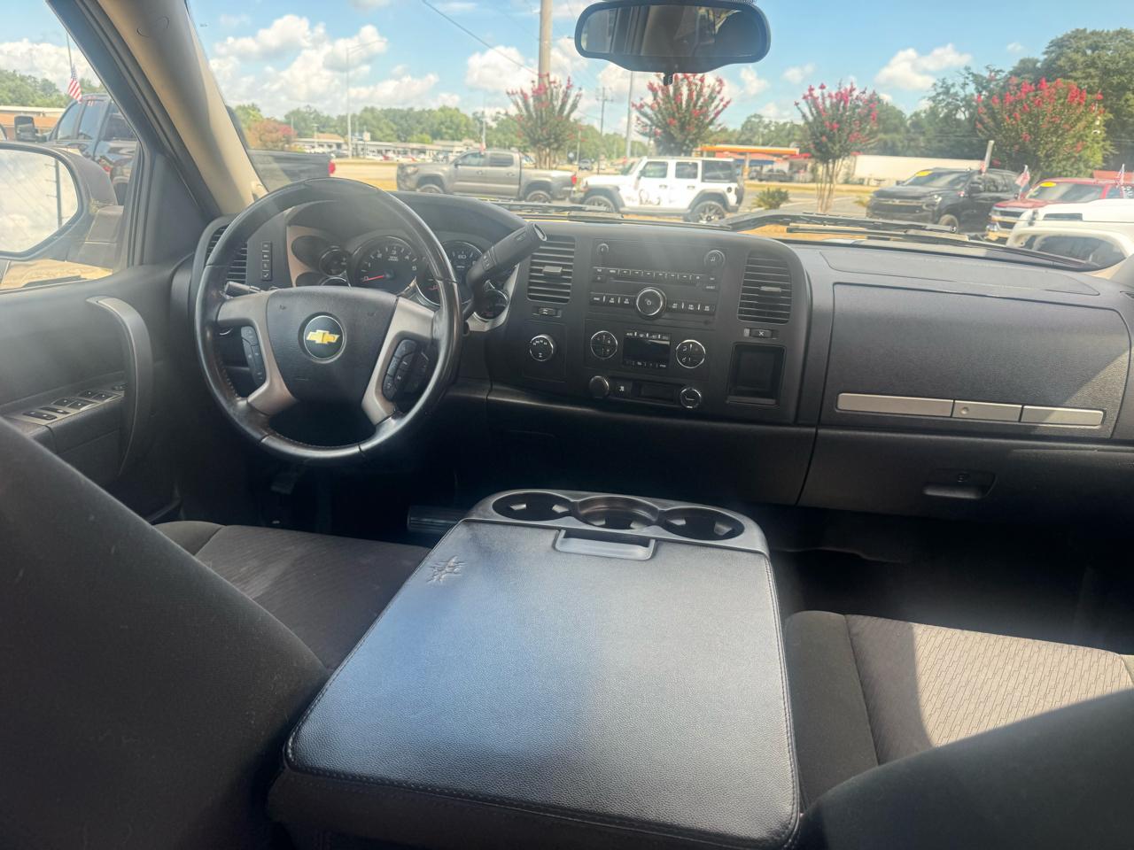 Chevrolet Silverado 1500 LT Crew Cab 4WD 2011