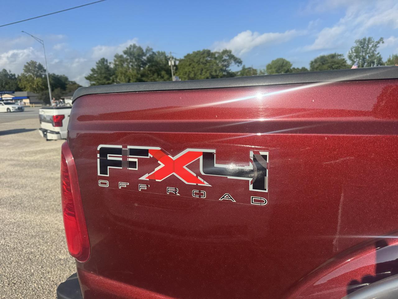 Ford F-250 SD Lariat Crew Cab 4WD 2011