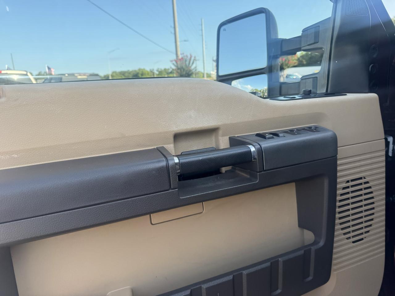 Ford F-250 SD Lariat Crew Cab 4WD 2011