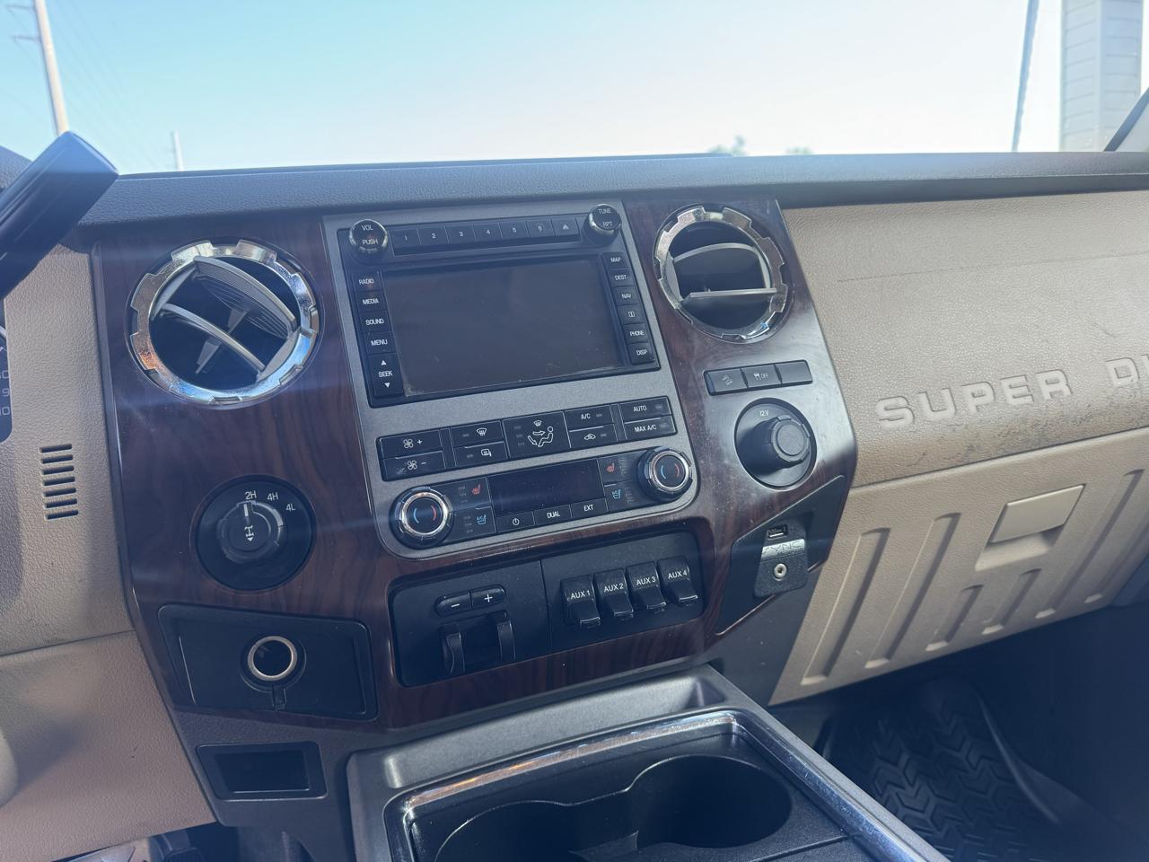 Ford F-250 SD Lariat Crew Cab 4WD 2011