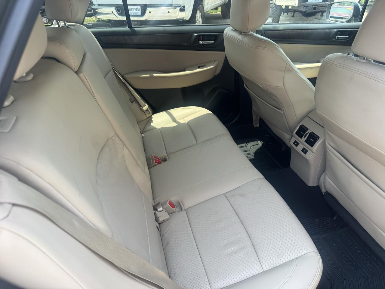 Subaru Outback 2.5i Limited 2015