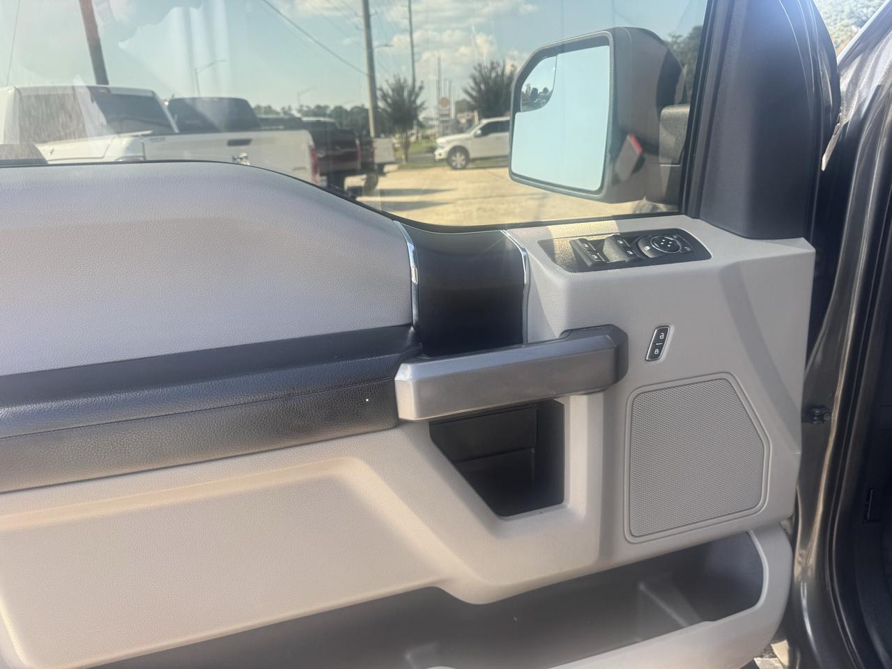 Ford F-150 XLT SuperCrew Short Bed 2WD 2019