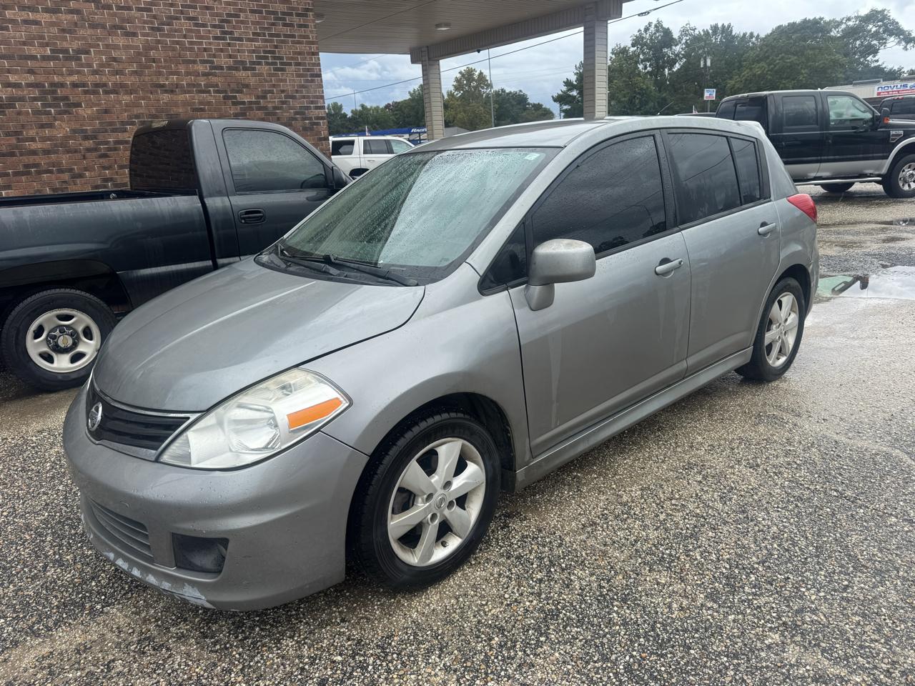 2012 Nissan Versa 1.8 SL Hatchback