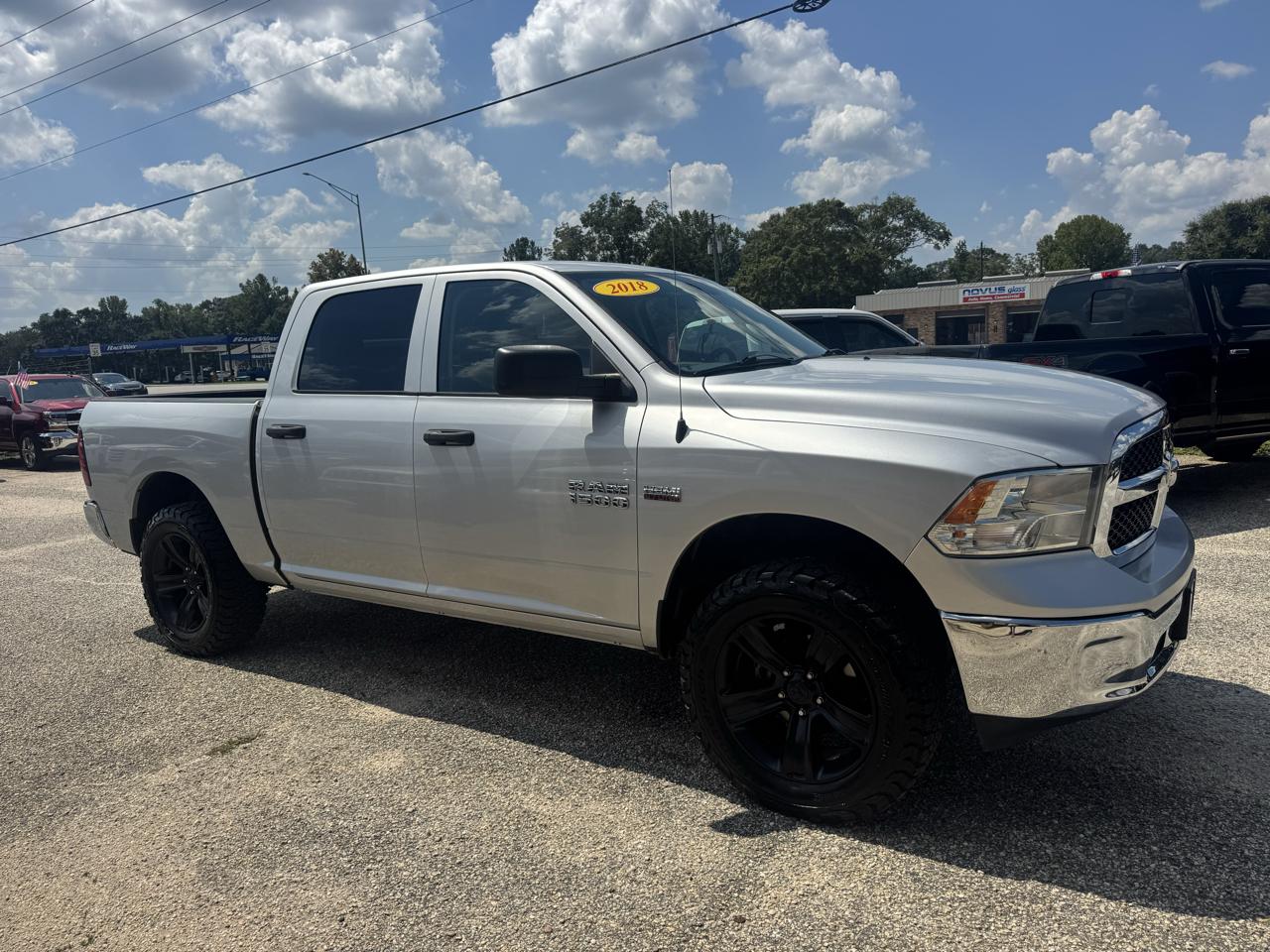 RAM 1500 Tradesman Crew Cab SWB 4WD 2018