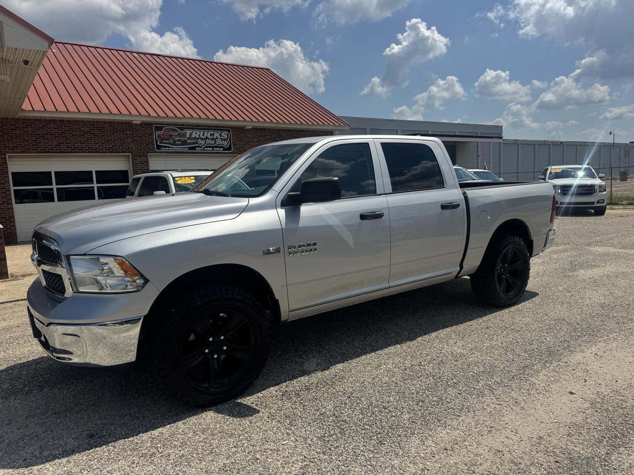 RAM 1500 Tradesman Crew Cab SWB 4WD 2018