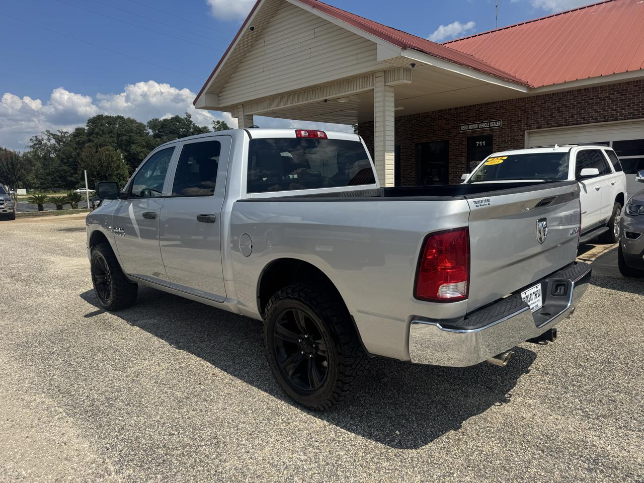 RAM 1500 Tradesman Crew Cab SWB 4WD 2018