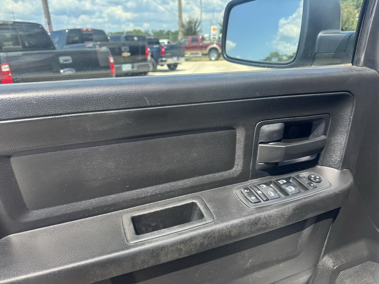 RAM 1500 Tradesman Crew Cab SWB 4WD 2018